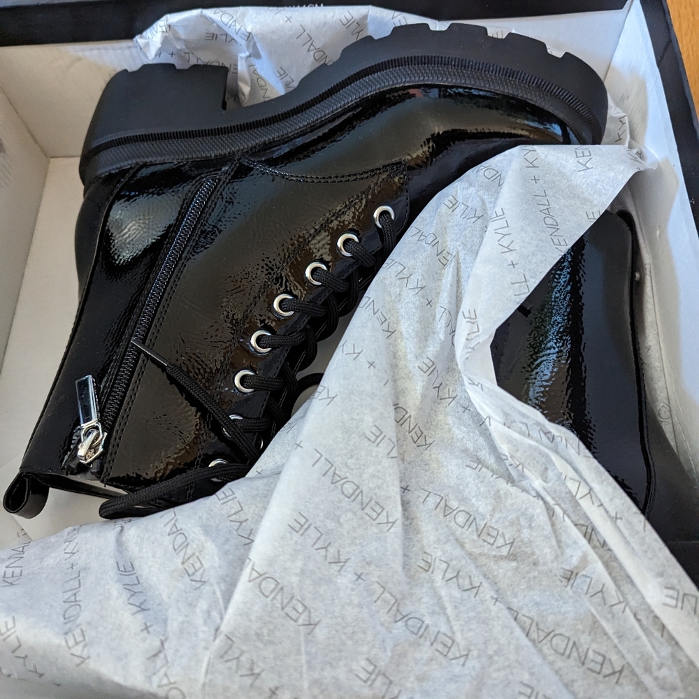 Kendall & Kylie Robin combat black pattern motto boots size 7 & 8